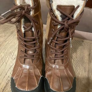 Excellent used condition Ugg butte winter ❄️ boots size 13